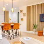 The Theater - View Of The Theatre Des Varietes - Air Conditioning Apartment Beziers